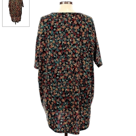 LuLaRoe Black Floral Leaves Oversized Top Women's Medium M High Low Irma EUC - Picture 2 of 6